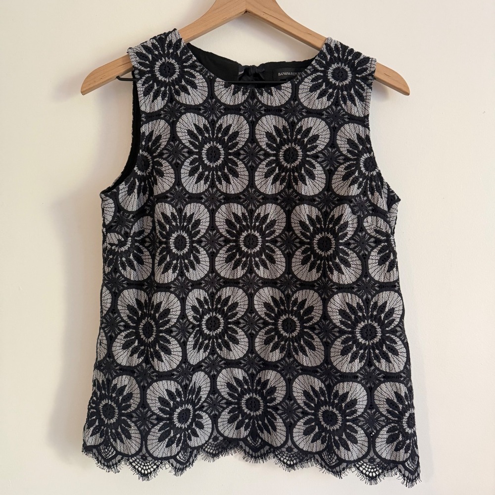 Banana Republic Black Crochet Lace top Dark Academia Romantic Witchy